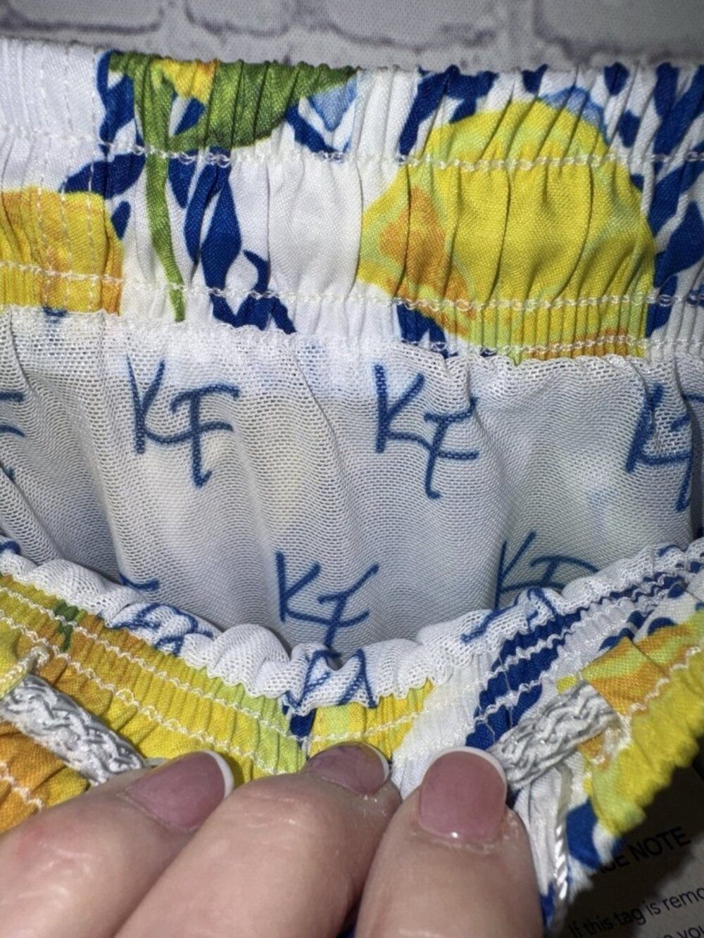 NWT KENNY FLOWERS The Bossitano Lemon Print Lined Breathable Swim Trunks Medium - Picture 5 of 7